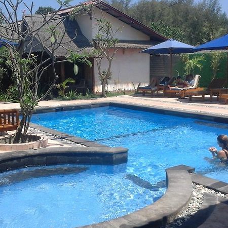 Coral Beach Pizza Cottages Gili Trawangan Eksteriør billede