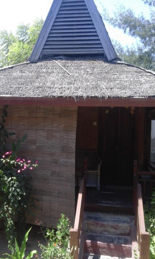 Coral Beach Pizza Cottages Gili Trawangan Værelse billede