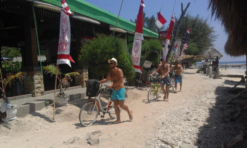 Coral Beach Pizza Cottages Gili Trawangan Eksteriør billede