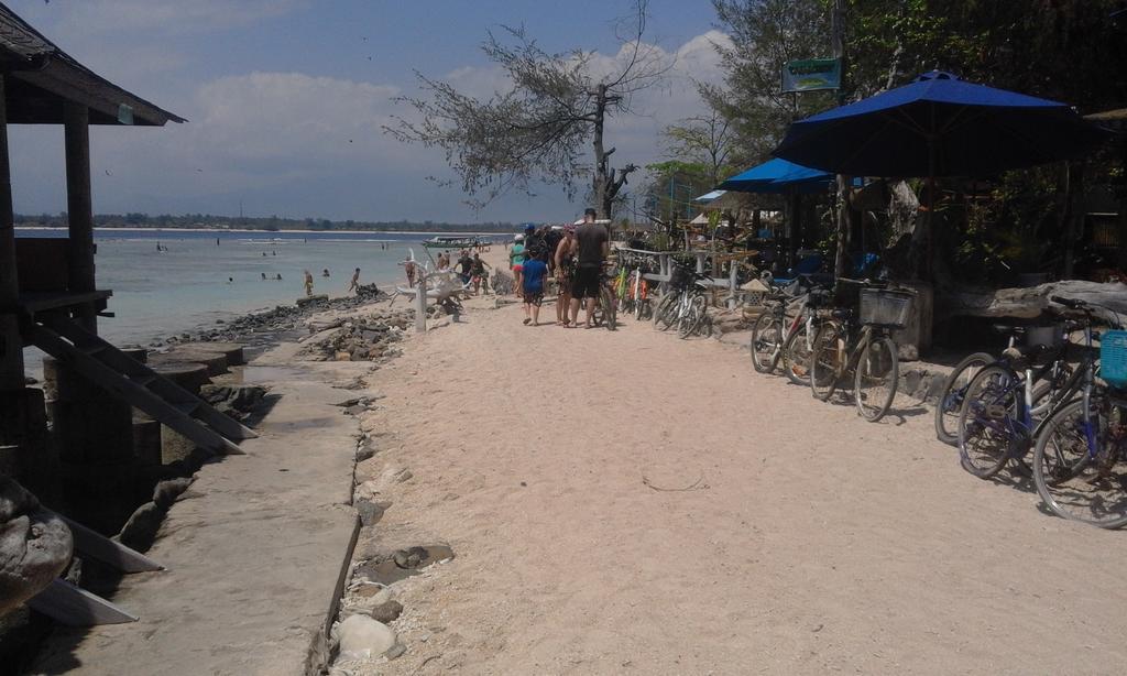 Coral Beach Pizza Cottages Gili Trawangan Eksteriør billede