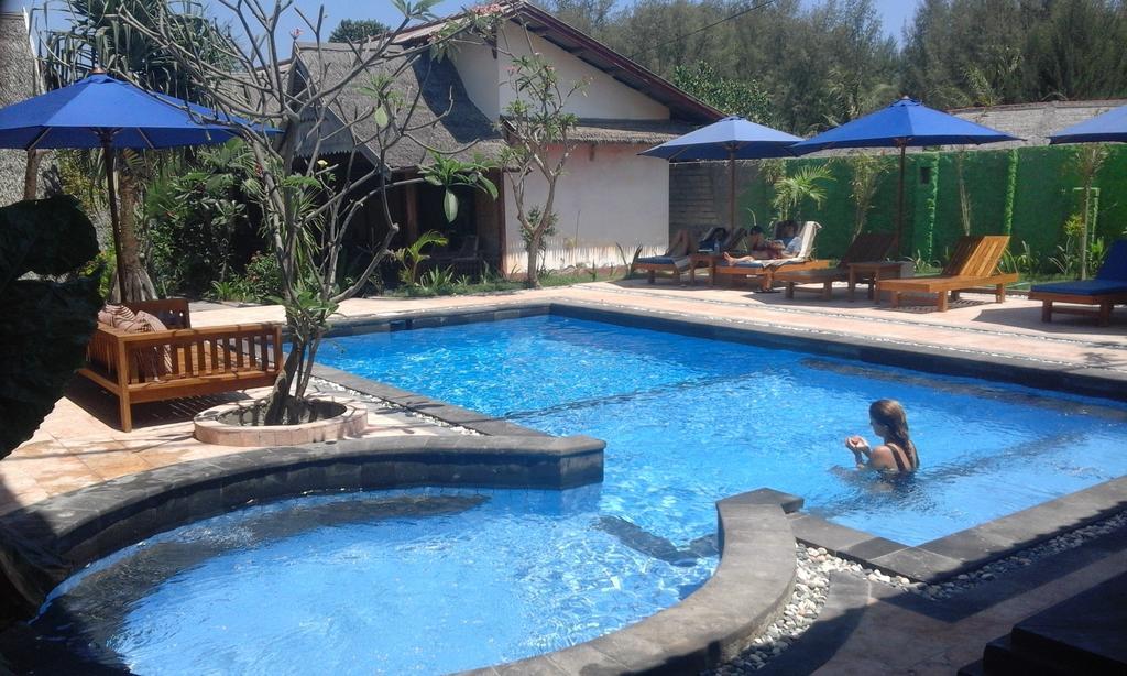Coral Beach Pizza Cottages Gili Trawangan Eksteriør billede