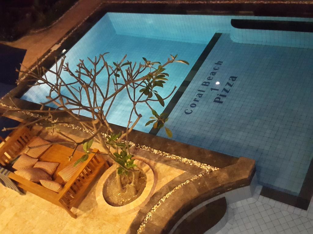 Coral Beach Pizza Cottages Gili Trawangan Eksteriør billede
