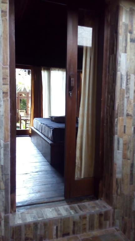 Coral Beach Pizza Cottages Gili Trawangan Eksteriør billede