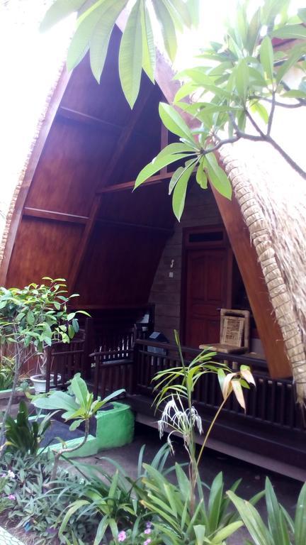 Coral Beach Pizza Cottages Gili Trawangan Eksteriør billede