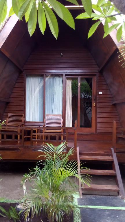 Coral Beach Pizza Cottages Gili Trawangan Eksteriør billede