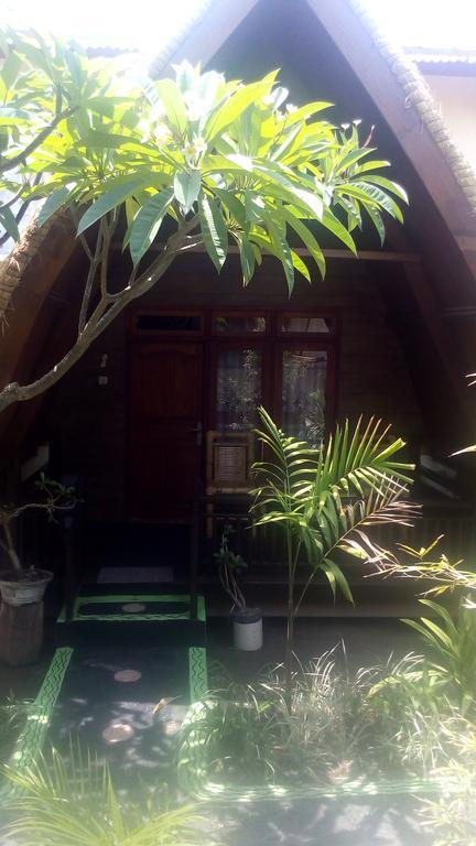 Coral Beach Pizza Cottages Gili Trawangan Eksteriør billede