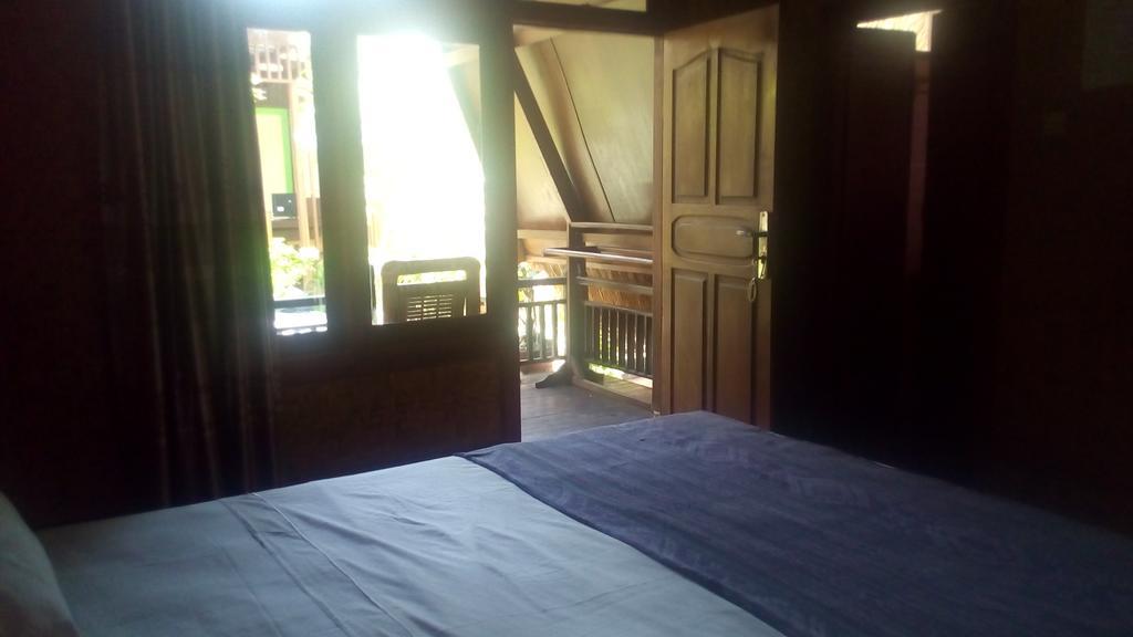 Coral Beach Pizza Cottages Gili Trawangan Eksteriør billede