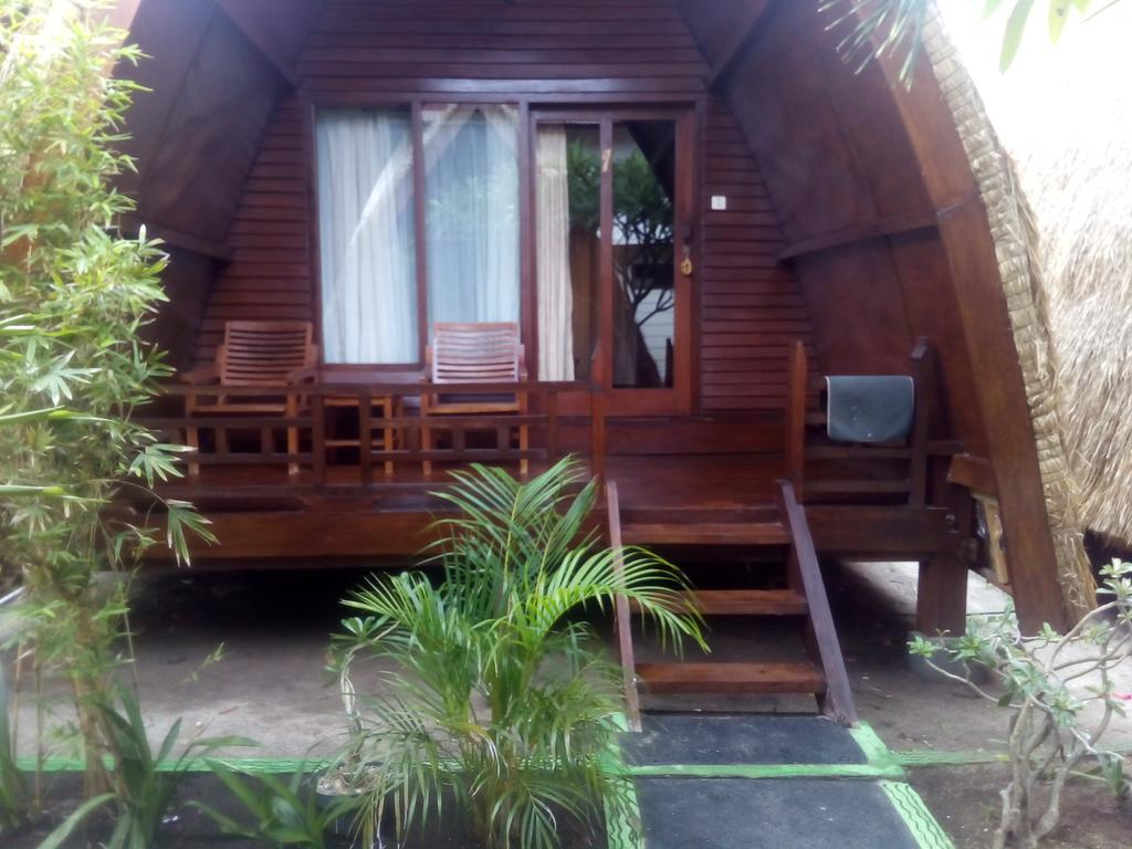 Coral Beach Pizza Cottages Gili Trawangan Eksteriør billede