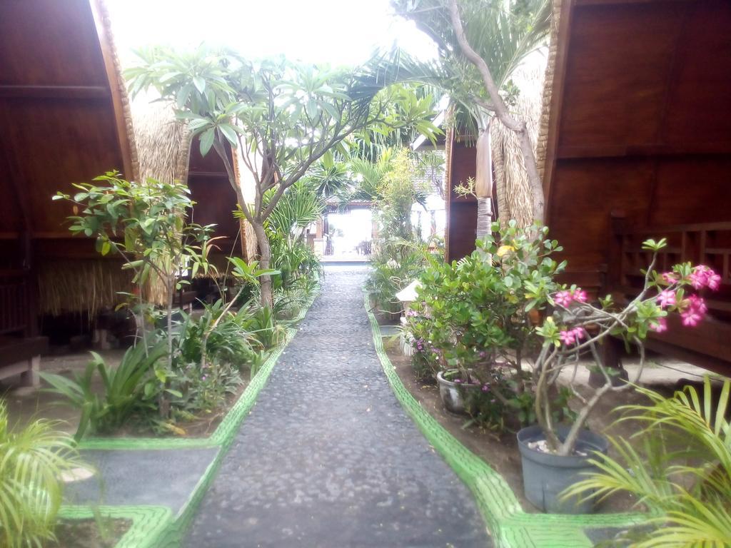 Coral Beach Pizza Cottages Gili Trawangan Eksteriør billede