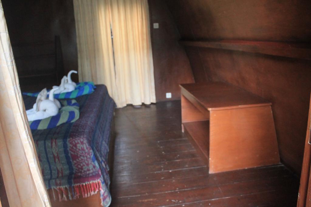 Coral Beach Pizza Cottages Gili Trawangan Eksteriør billede