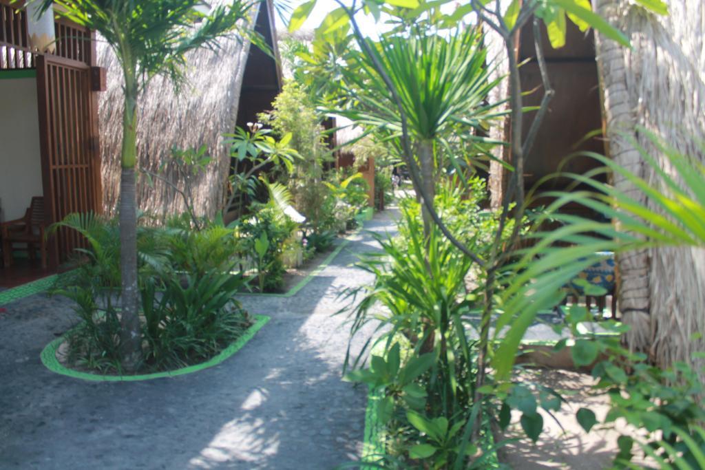 Coral Beach Pizza Cottages Gili Trawangan Eksteriør billede
