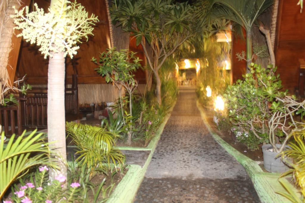 Coral Beach Pizza Cottages Gili Trawangan Eksteriør billede