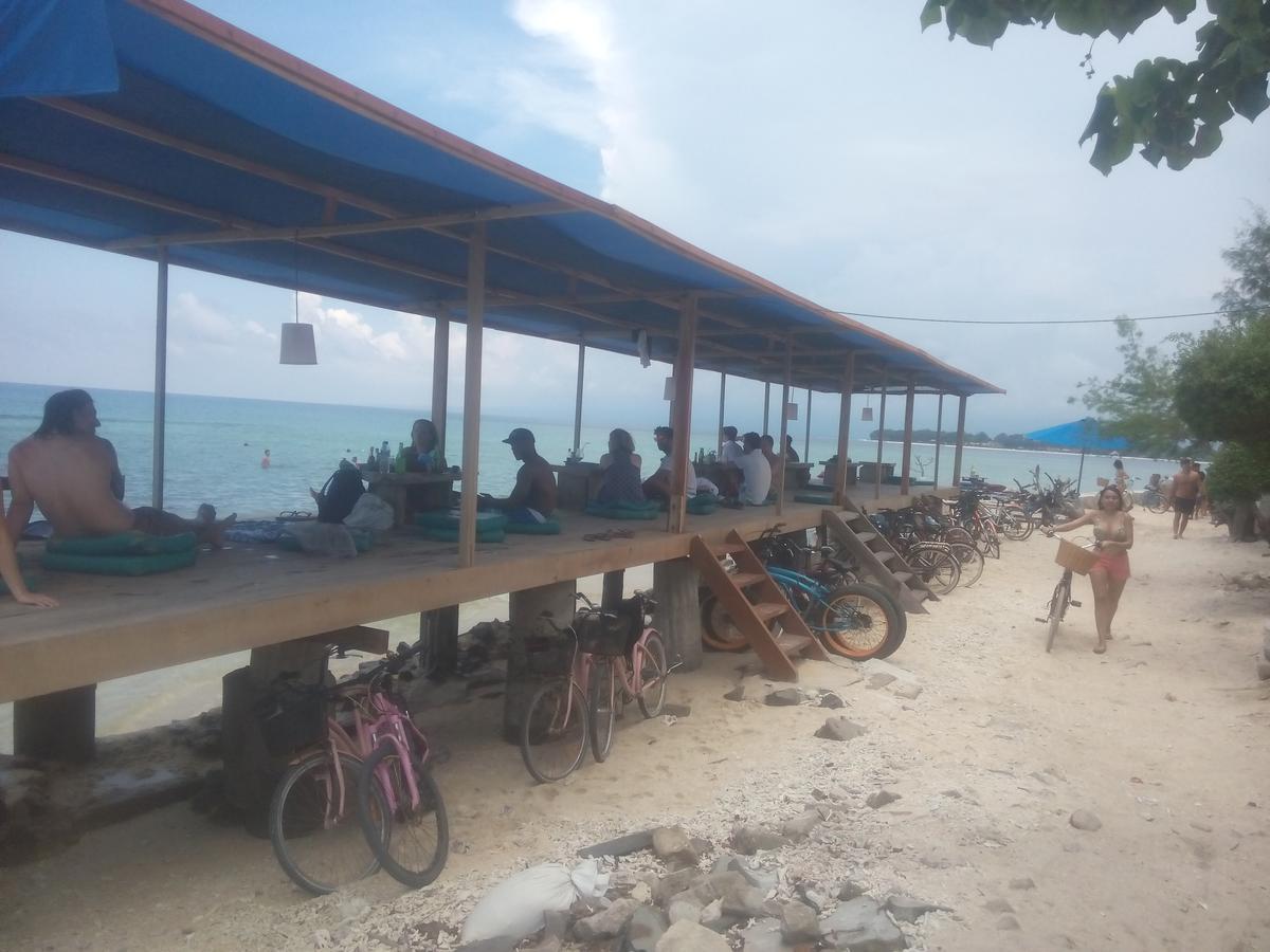 Coral Beach Pizza Cottages Gili Trawangan Eksteriør billede