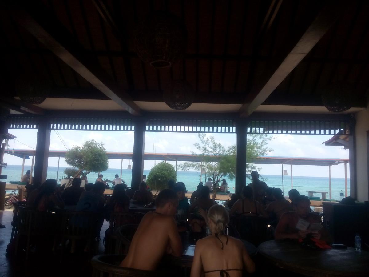 Coral Beach Pizza Cottages Gili Trawangan Eksteriør billede